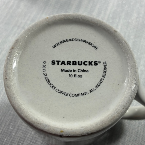 Starbucks Winter Mug Lot 4 Starbucks, ceramic mugs 10oz, 11oz, 12oz & 14oz - Picture 8 of 10